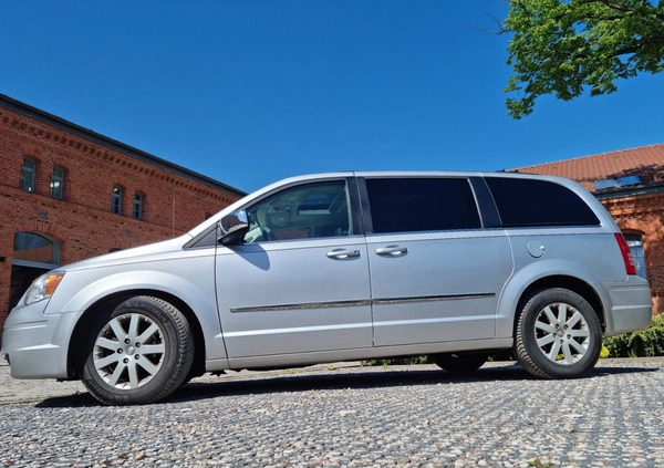 Chrysler Town &amp; Country cena 32000 przebieg: 270000, rok produkcji 2010 z Olsztyn małe 667